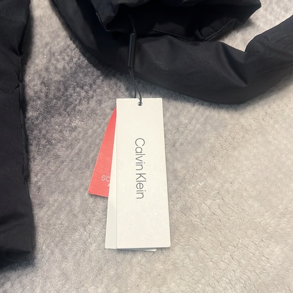 Calvin Klein size large 7°F warmth factor.. 🥶 - Picture 8 of 8